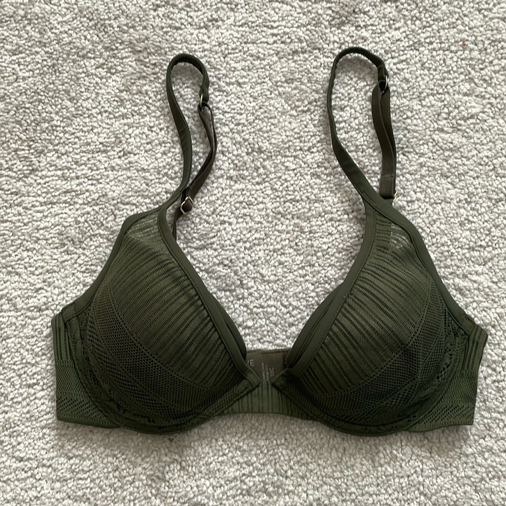 EUC Third Love | Uplift Plunge Bra